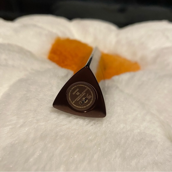 Hourglass vanish foundation and contour stick - Picture 5 of 5